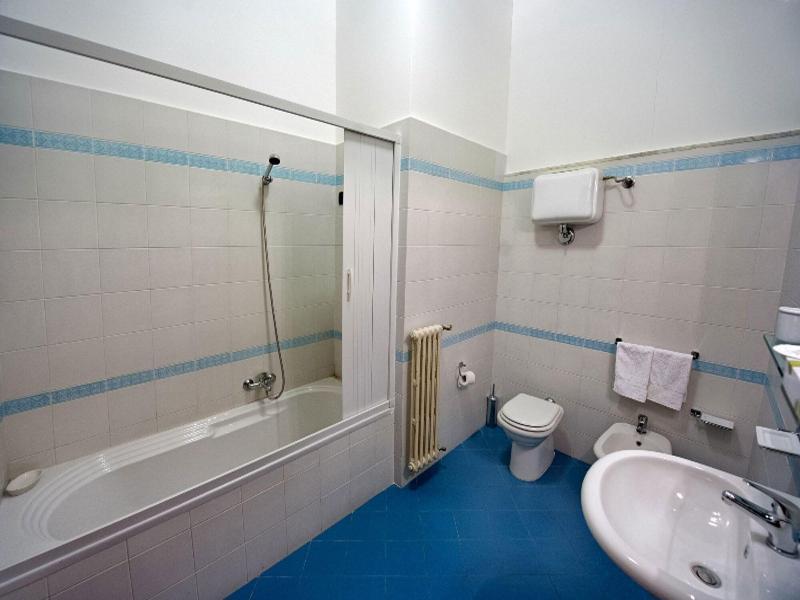 B&B Piazza 300Mila Lecce Exterior photo