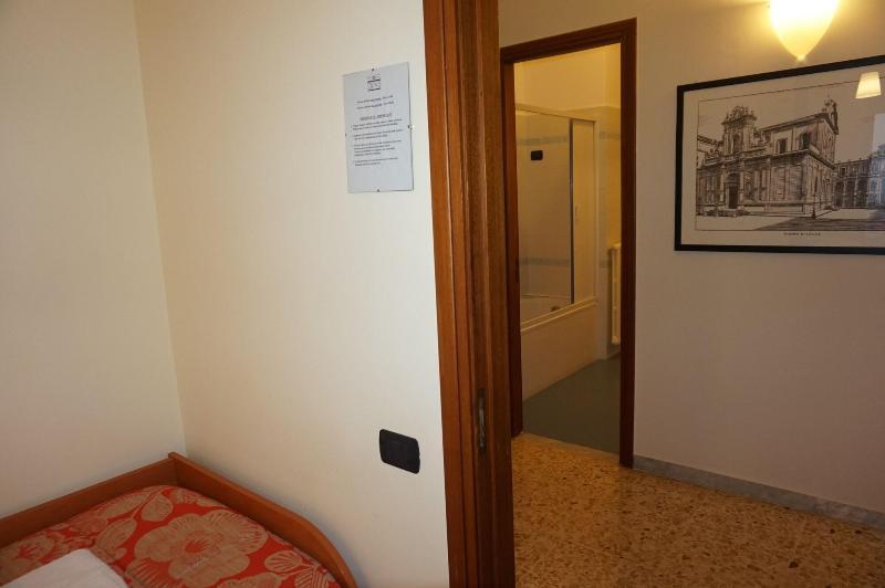B&B Piazza 300Mila Lecce Exterior photo
