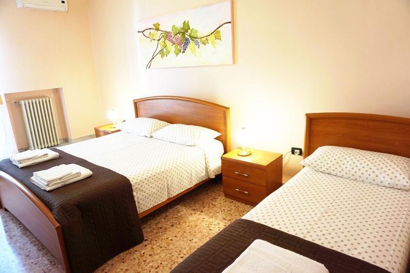 B&B Piazza 300Mila Lecce Exterior photo