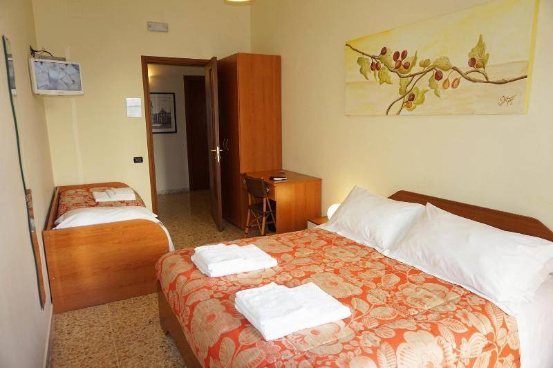 B&B Piazza 300Mila Lecce Exterior photo
