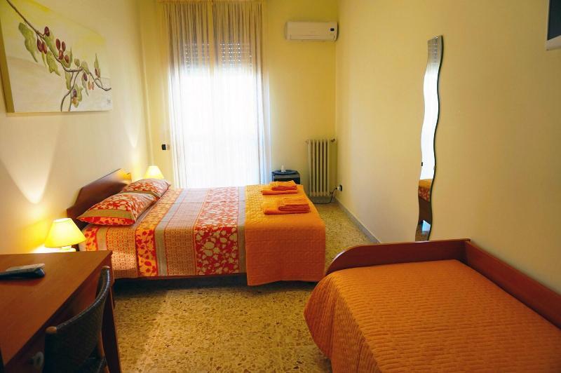 B&B Piazza 300Mila Lecce Exterior photo