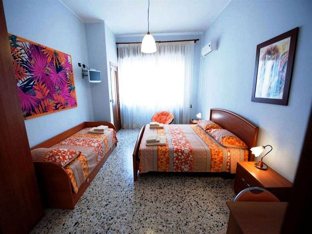 B&B Piazza 300Mila Lecce Exterior photo