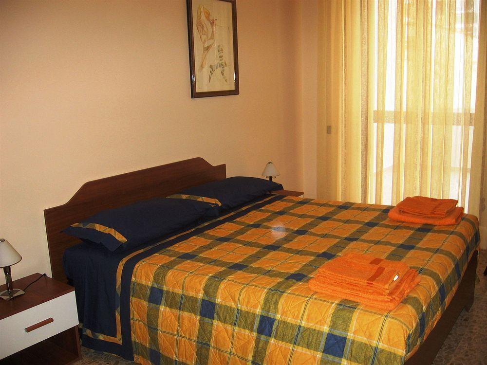 B&B Piazza 300Mila Lecce Exterior photo