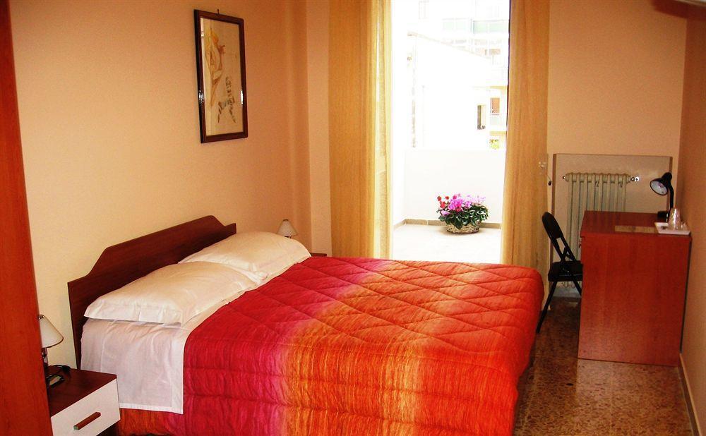B&B Piazza 300Mila Lecce Exterior photo
