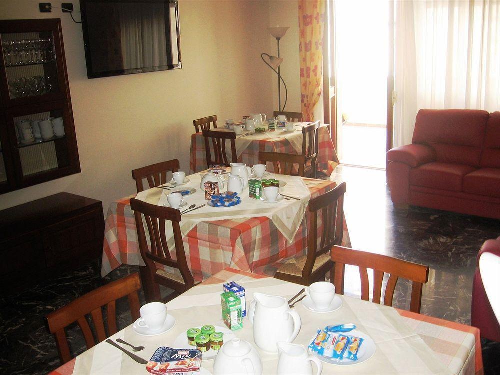 B&B Piazza 300Mila Lecce Exterior photo