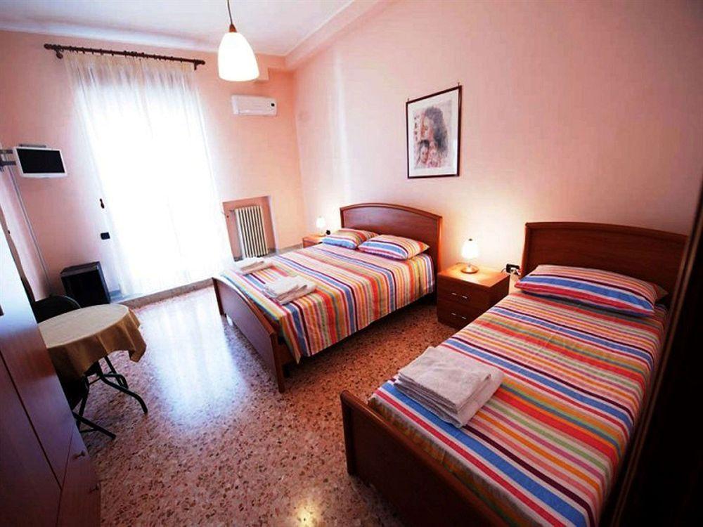 B&B Piazza 300Mila Lecce Exterior photo