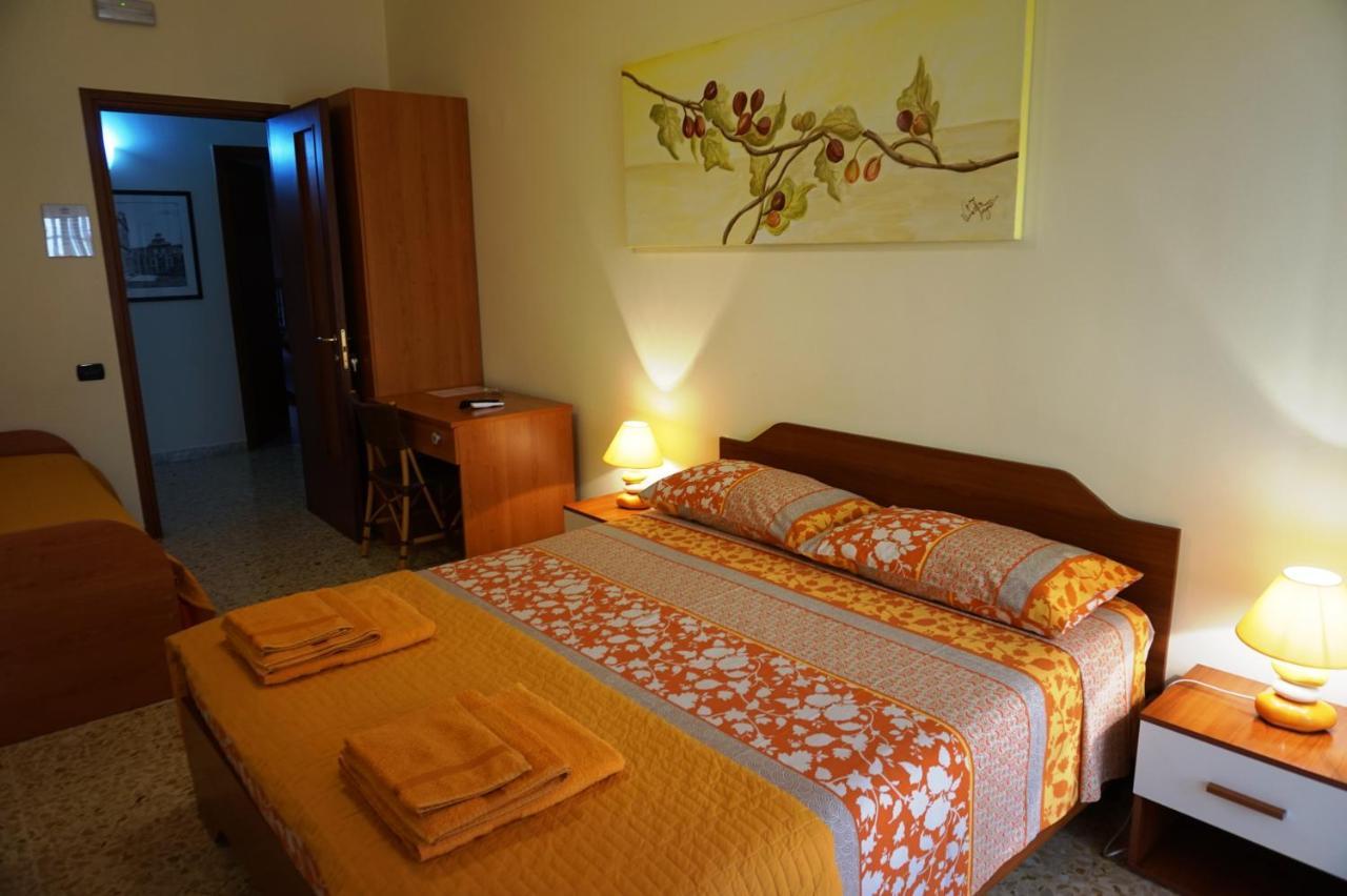 B&B Piazza 300Mila Lecce Exterior photo